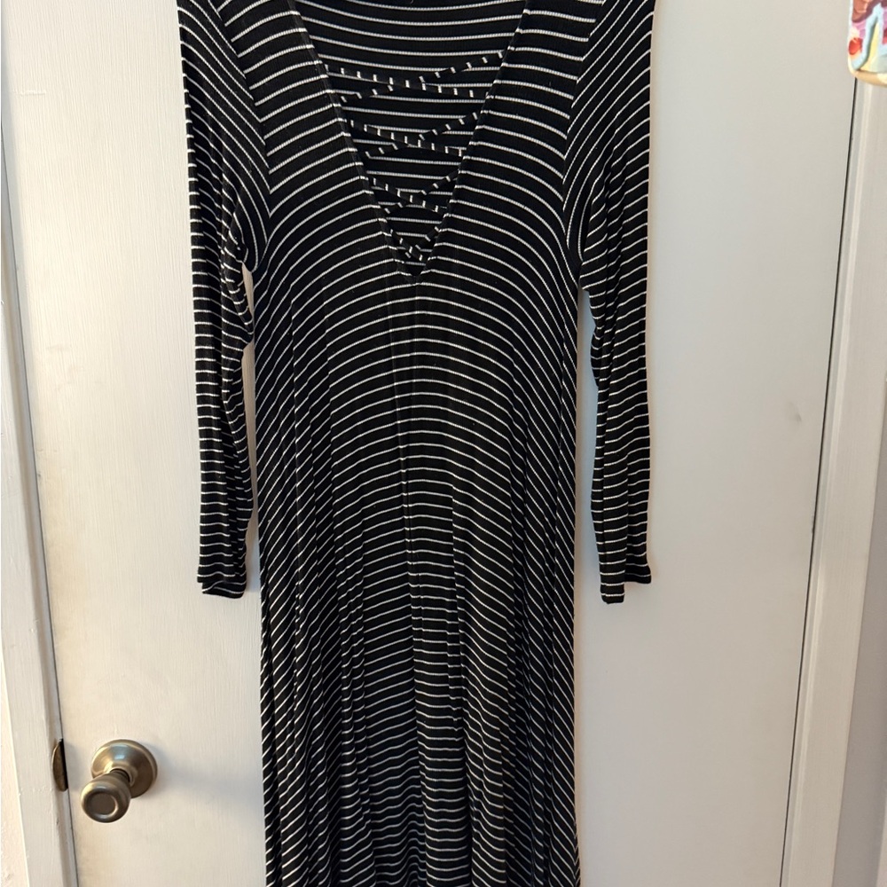 American Eagle Outfitters Black and White Long Sleeve Dress